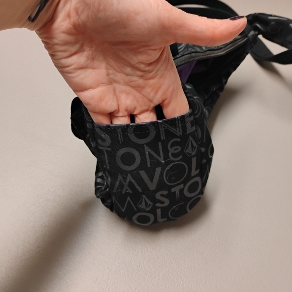 Volcom Small Logo Purse - Picture 11 of 11